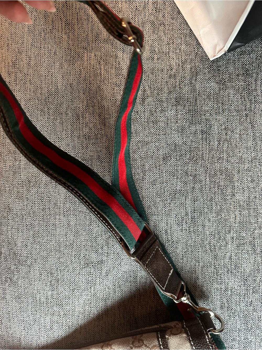 Gucci Beige GG Supreme Messenger with Green and Red Web - Picture 3 of 7